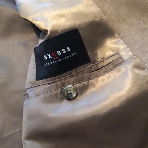 Blazer - Picture 2 of 2